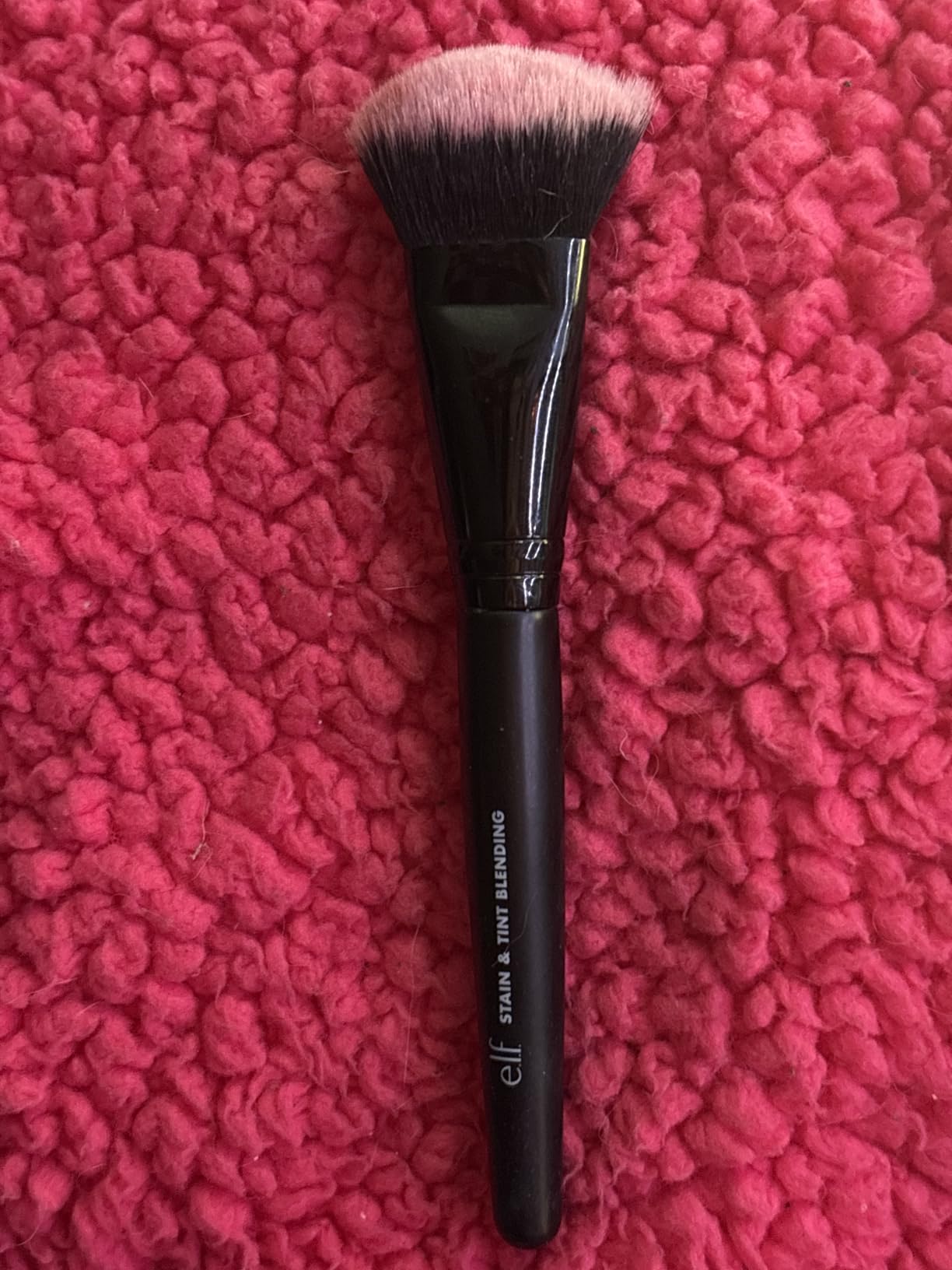 e.l.f. Stain & Tint Blending Brush, Liquid Blush Brush For Blending & Creating An Even Finish, Made With Synthetic Bristles, Vegan & Cruelty-Free