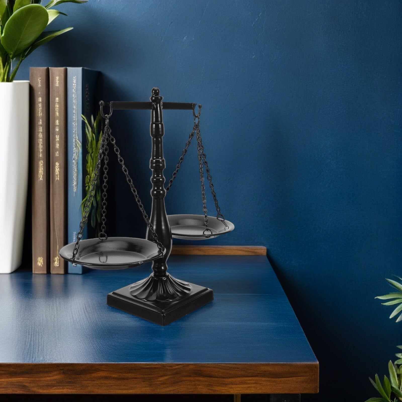 NUOBESTY Vintage Waagen Dekoration aus Eisen im Landhausstil für Wohnzimmer mit Speicherfunktion und Symbol der Gerechtigkeit als Elegante Deko für Zuhause