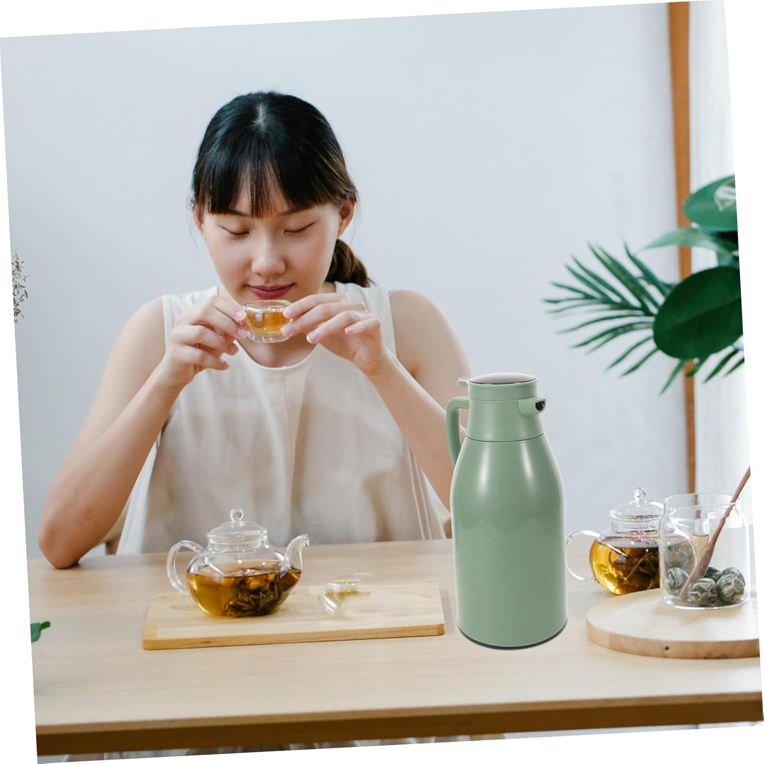 Gadpiparty Insulated Water Bottle Handle Thermal Carafe for Hot Drinks Excellent Durability and Insulation for Home Office and Restaurant Use Design