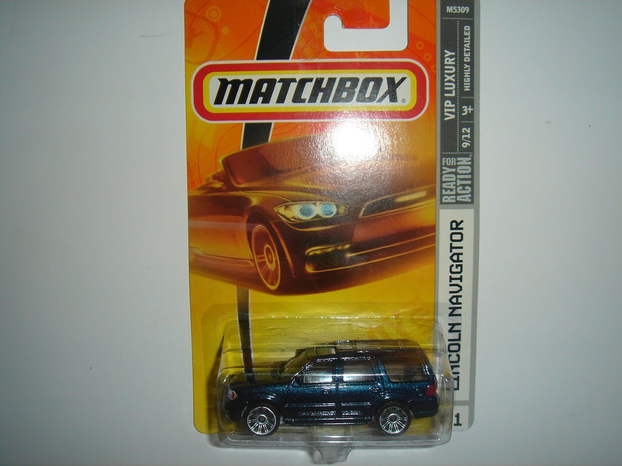 Matchbox VIP Luxury Lincoln Navigator Blue #41