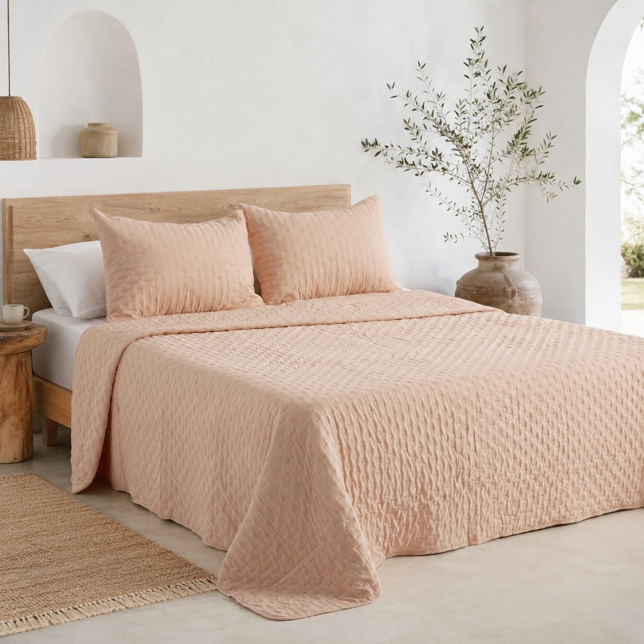 Couvre-lit léger mi-saison 250x270 cm de couleur taupe pour lit double de 150 ou 160 cm