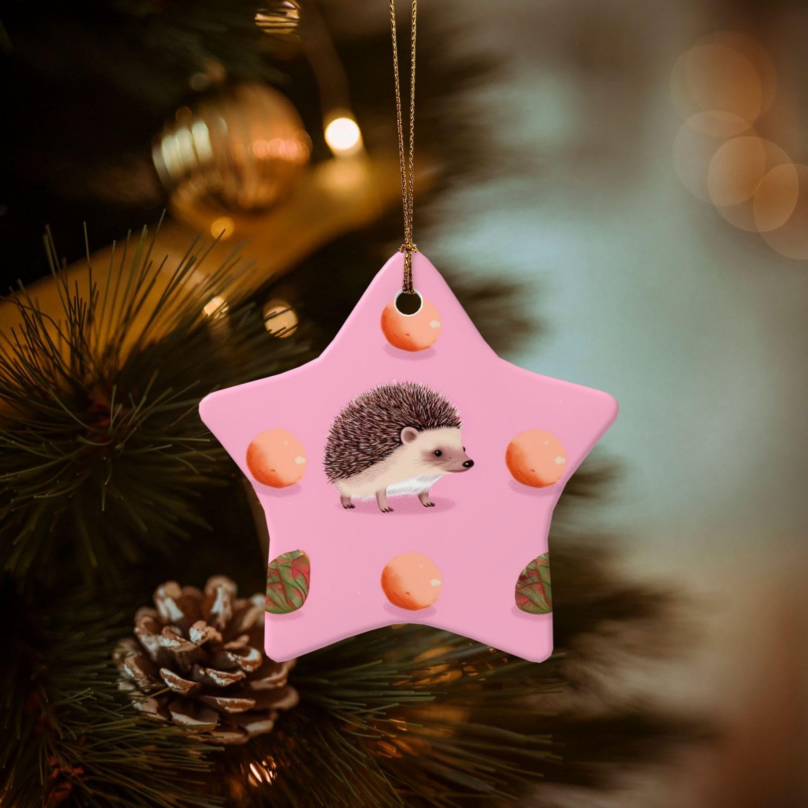 Christmas Tree Ornaments Ceramics Christmas Decorations Little Hedgehog Ornaments with Gold Ribbon Porcelain Xmas Tree Crafts Star Shape Hanging Pendant for Christmas Tree Party Decor