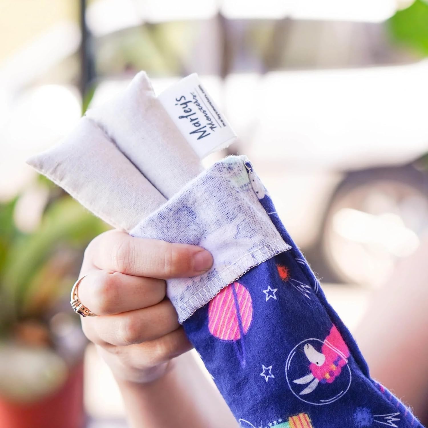 Microwavable Heating Pad with Washable Cover – Flax Seed Filled Natural Pain Relief for Neck, Shoulders & Cramps – Reusable Hot & Cold Pack Made in USA (Whales)