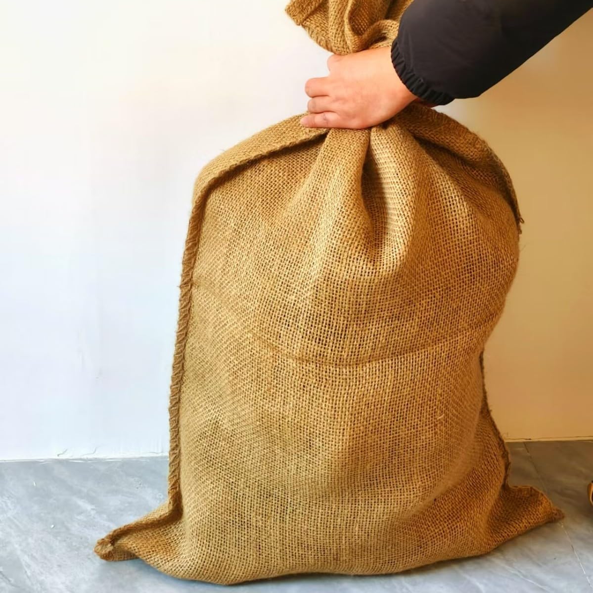 Reusable Natural Jute Fabric Potato Storage Sacks, 2-Pack Hessian Vegetable Storage Bags for Storing and Growing, 60x40cm