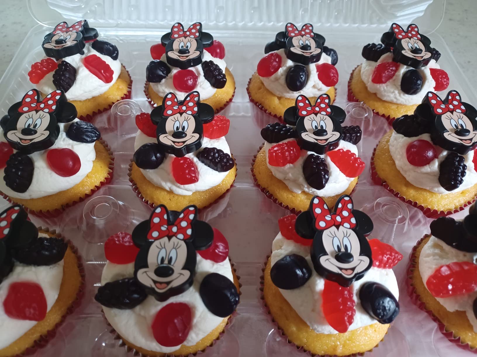 Welch's Fruit Snacks, Berries 'n Cherries, Gluten Free, Bulk Pack, 0.9 Ounce (Pack of 40) photo review