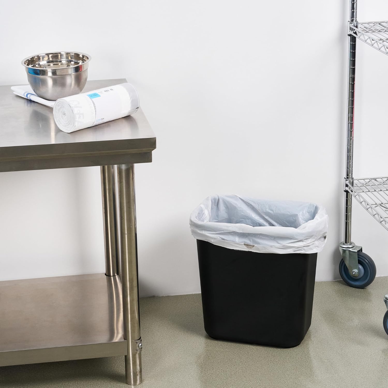 Restaurantware 13 gal White Plastic Trash Can Liner, 200 Pack