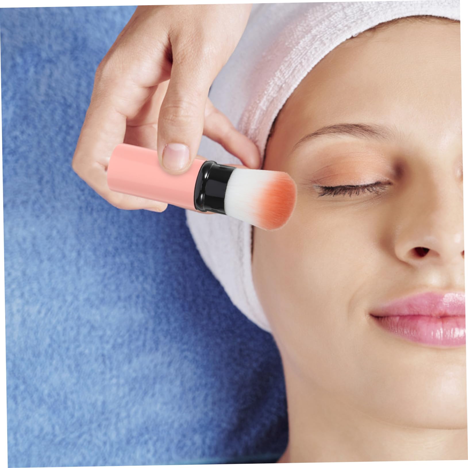 PartyKindom Professional Makeup Brush Set Retractable Eyeshadow Brush and Easy to Clean Random Color