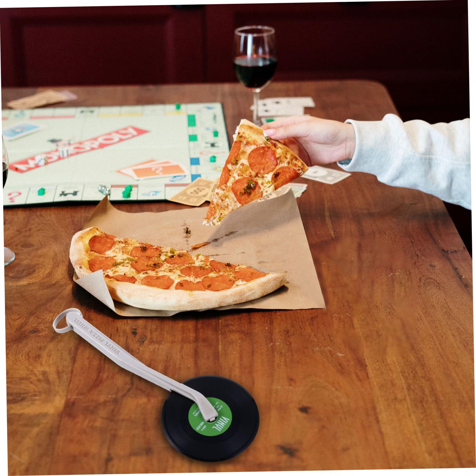 RORPOIR 1pc Practical Bread Cutter Ergonomic Handle Creative Pizza Slicer Kitchen Gadget for Easy Baking -skid Design Easy to Clean and Use for Home Cooking