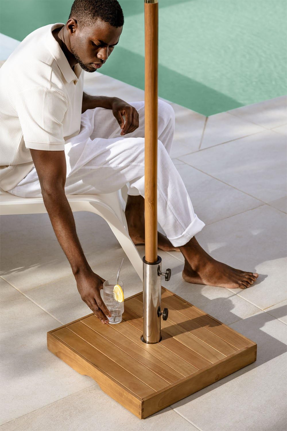 SKLUM Kwadratowa podstawa do parasola (48x48 cm) z drewna Canco 48 x 48 cm