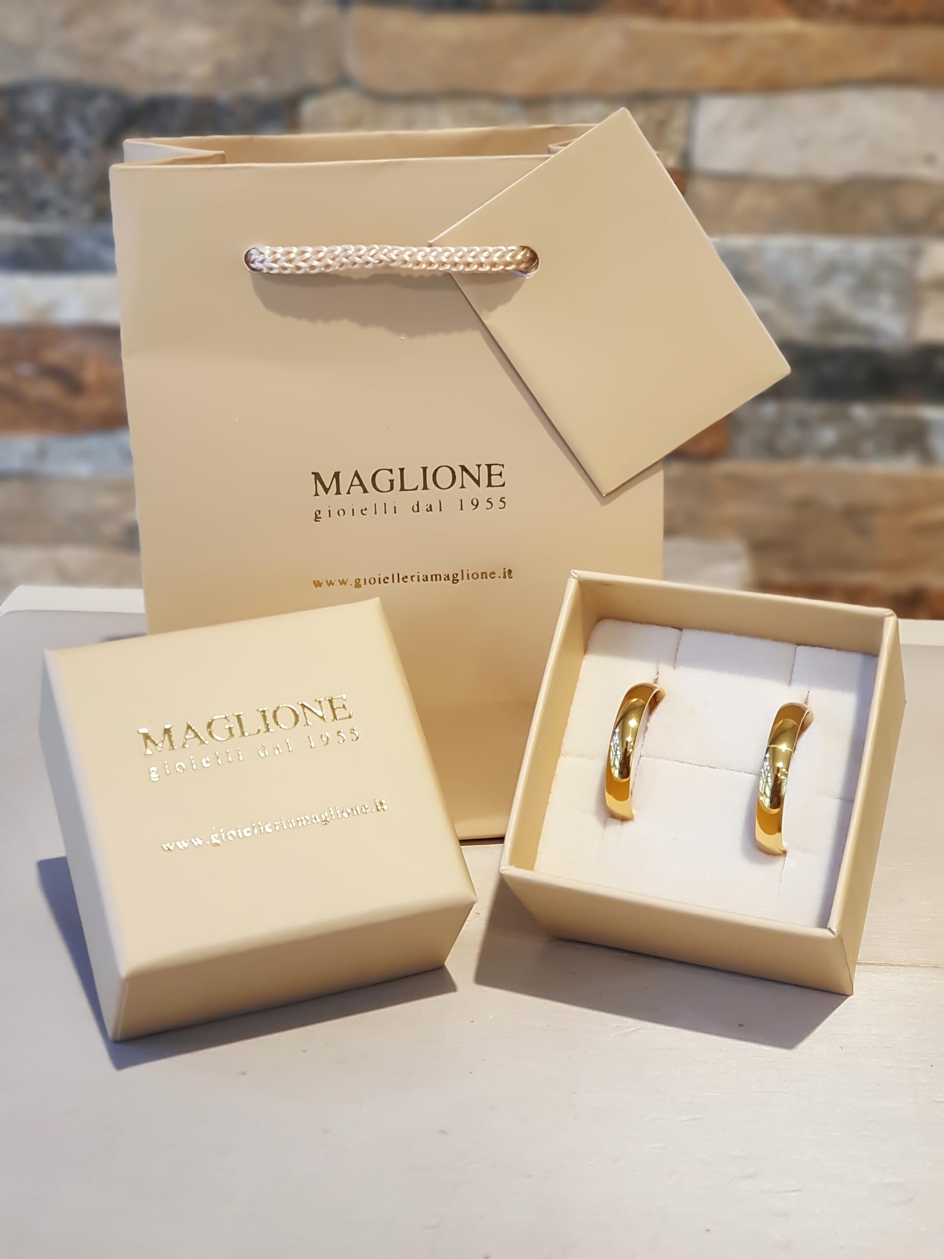 Fede Nuziale pdv Oro 18kt bombatura comoda 4mm e astuccio regalo portafede con incisione gratuita e garanzia