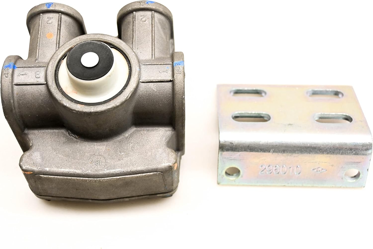 Bendix 103009N - R-12 Air Brake Relay Valve - New