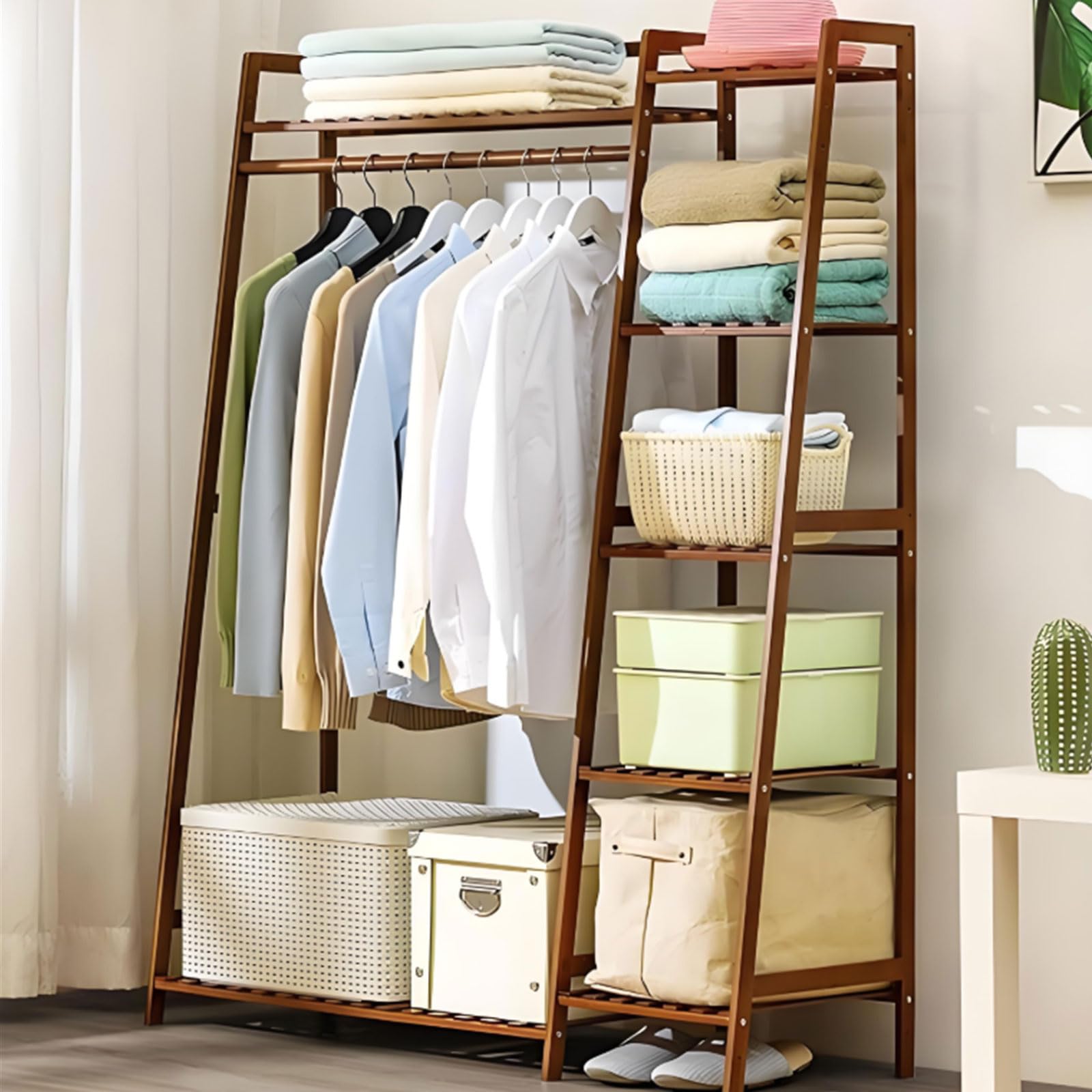 Portant à vêtements en bambou doté d'un organiseur modulable à 5 niveaux
