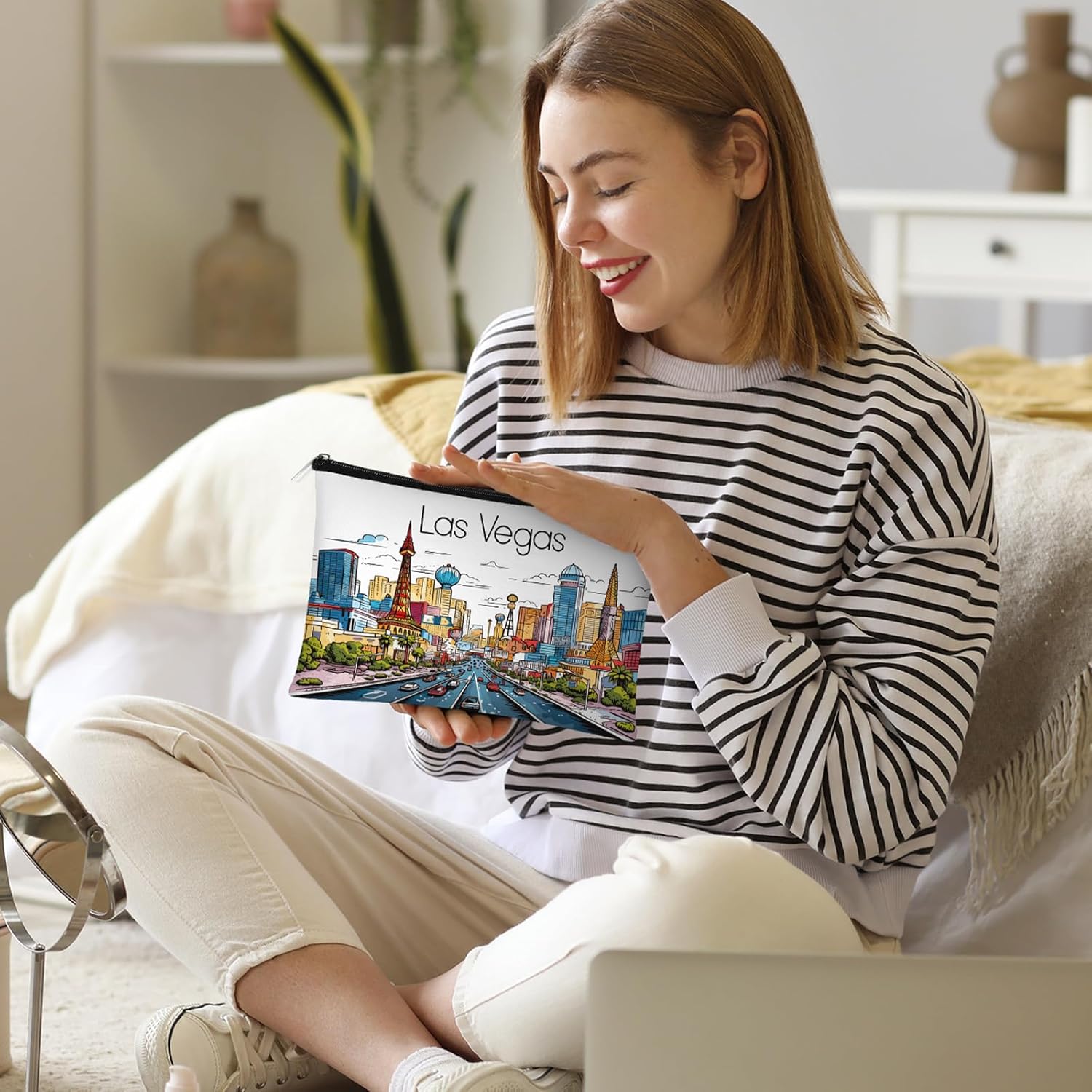 Reginary 6 Pcs City Cosmetic Bag Souvenir Gifts New York Zipper Pouch Chicago Souvenir Seattle Boston Nashville London Paris Italy Alaska Gifts Memento for Women Traveler(Las Vegas) - Image 5