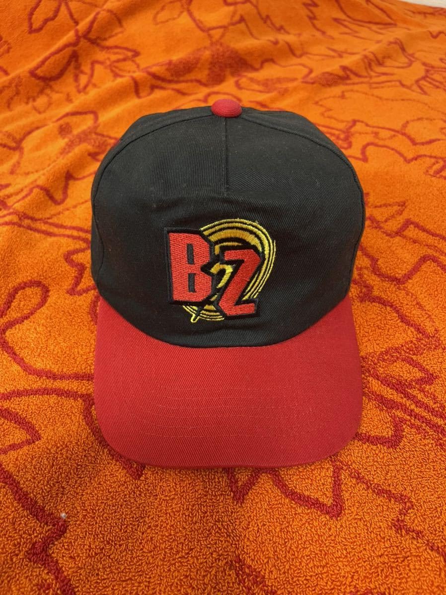 【新品】B'z 刺繍入キャップ Pleasure ’95 BUZZ!! 1995 新品】B'z 刺繍入キャップ Pleasure '95 BUZZ!! 1995 - メルカリ
