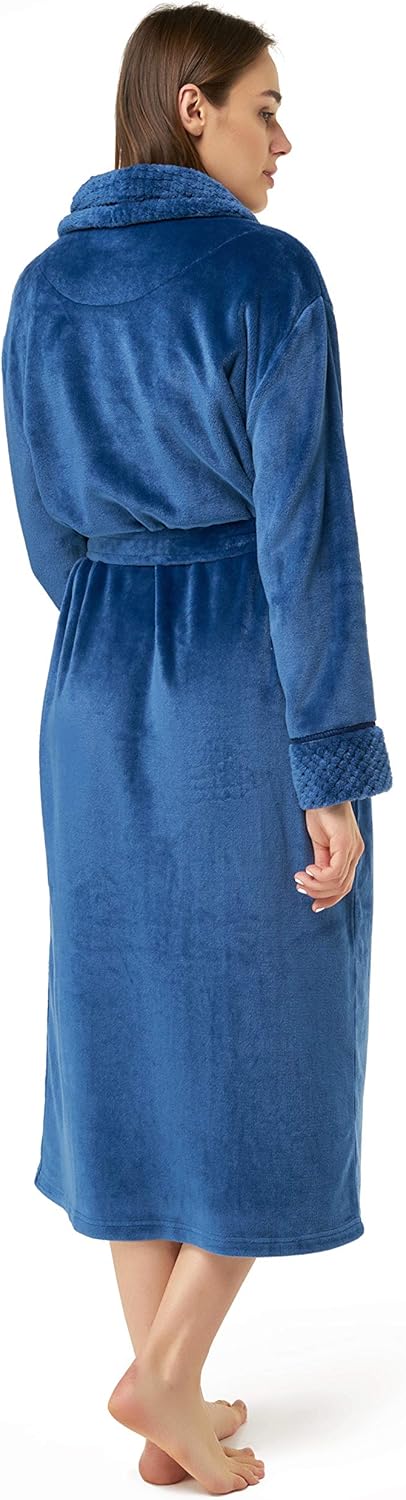 Turquaz Oversize Premium Luxury Ultra Soft Warm Robes for Women Plush Fleece Bathrobe for Women with and Spacious Pockets - Image 3
