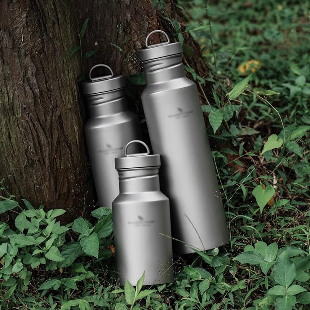 Borraccia sportiva in titanio con coperchio, imboccatura larga, a prova di perdite, riutilizzabile, per sport, campeggio, escursionismo, arrampicata, corsa, tè e caffè (750 ml)