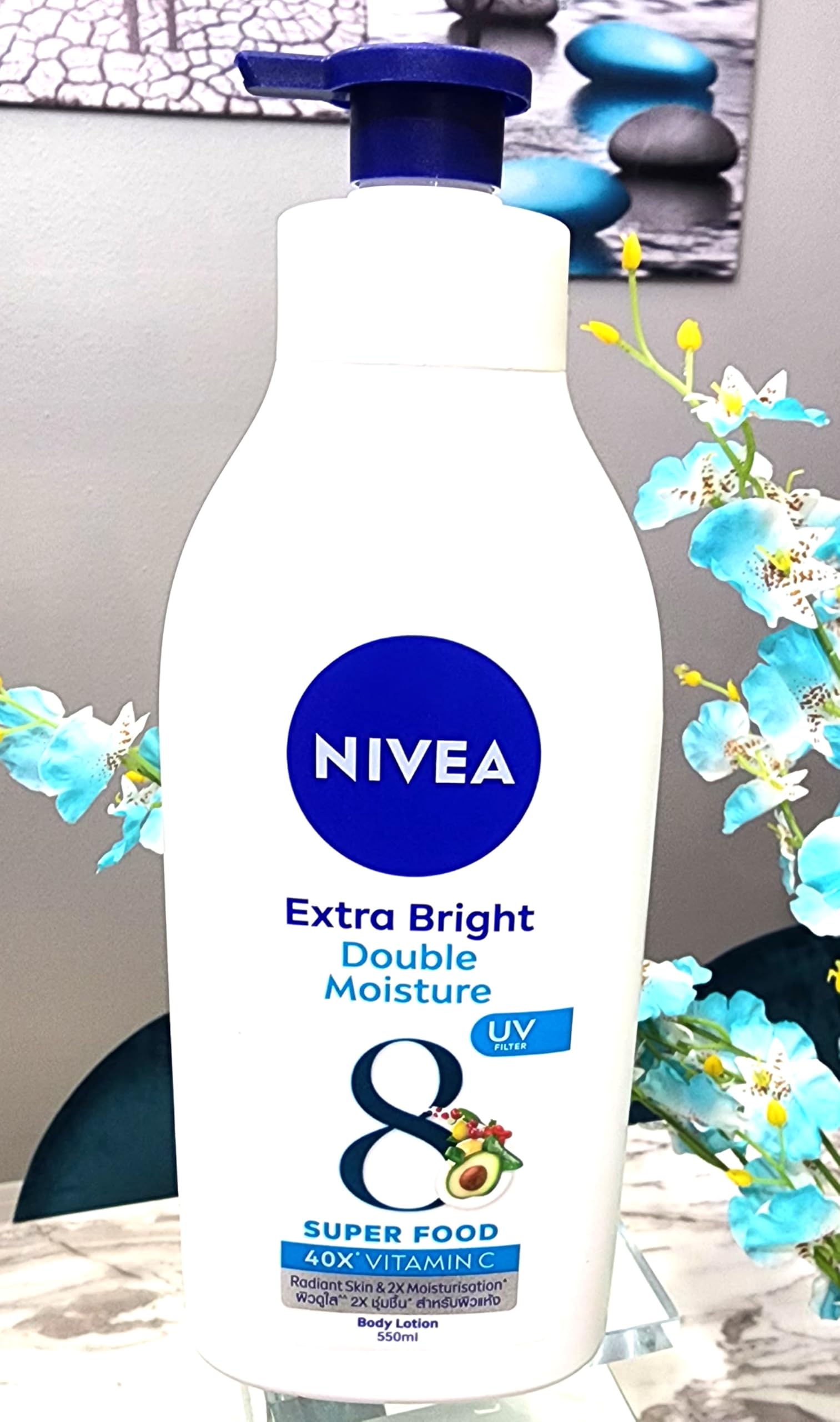 NIVEA Extra Bright Double Moisture Body Lotion, 40X Vitamin C from 8 Superfoods, Vitamin E, UV Filter, 24h Moisture 550ml