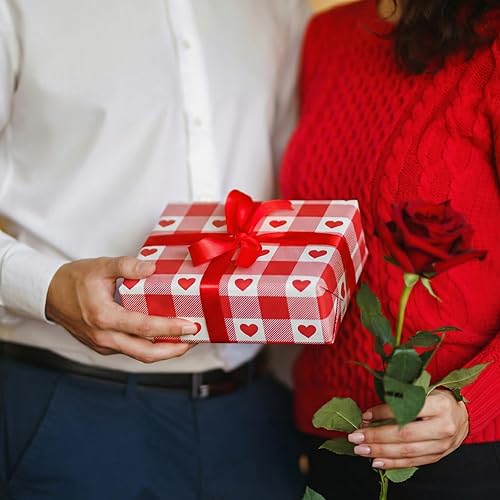 Miniatura 2 de WAPLIGHAL Papel de regalo para el día de San Valentín para hombres y mujeres, lindo gnomo, cuadros rojos y marrones y diseño de corazón de amor, 20