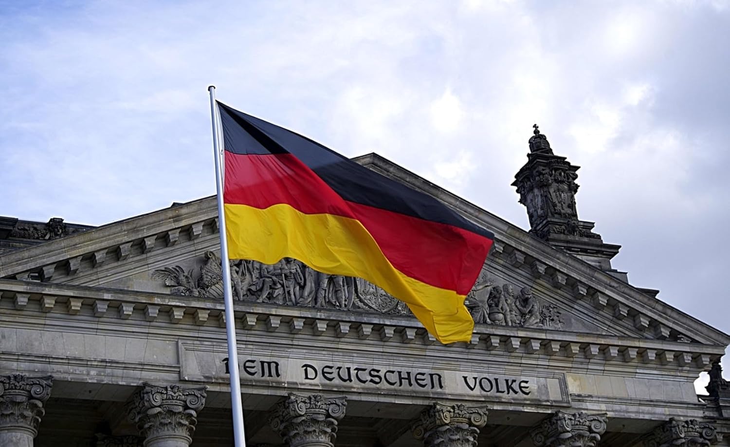 Germany Flag 6x10FT,German Flags with 3 Brass Grommets,4 Stitched and 100D Premium Polyester.