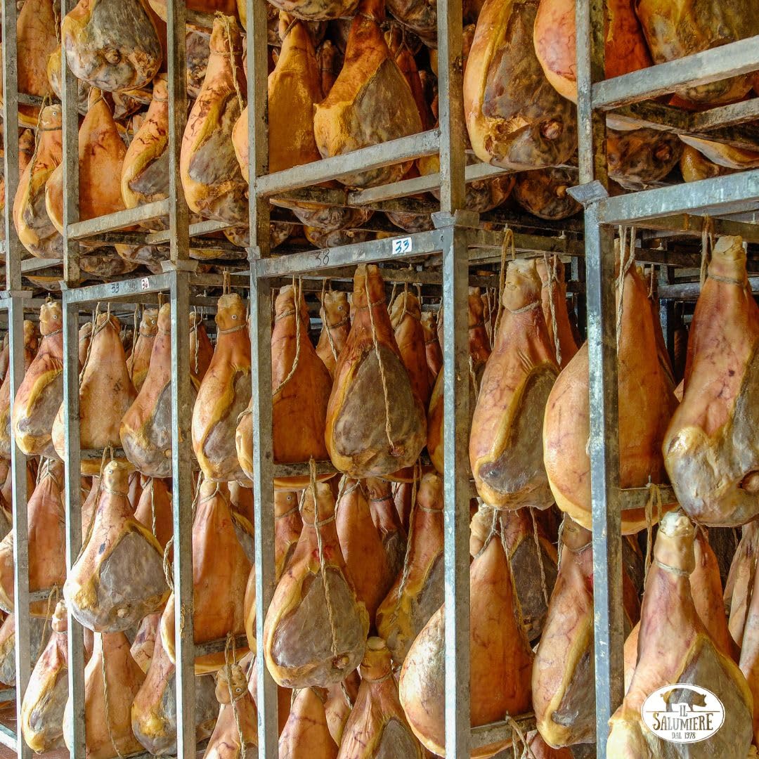 Prosciutto Umbro Intero Pepato Kg.6-7 - Norcineria Umbra Produzione Artigianale - Gluten Free - Il Salumiere dal 1978
