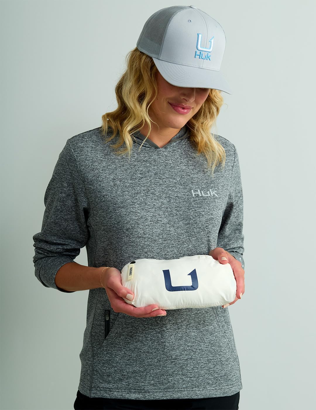 HUK womens Wave Vest, Dwr Insulated Quilted Fishing Vest for Women