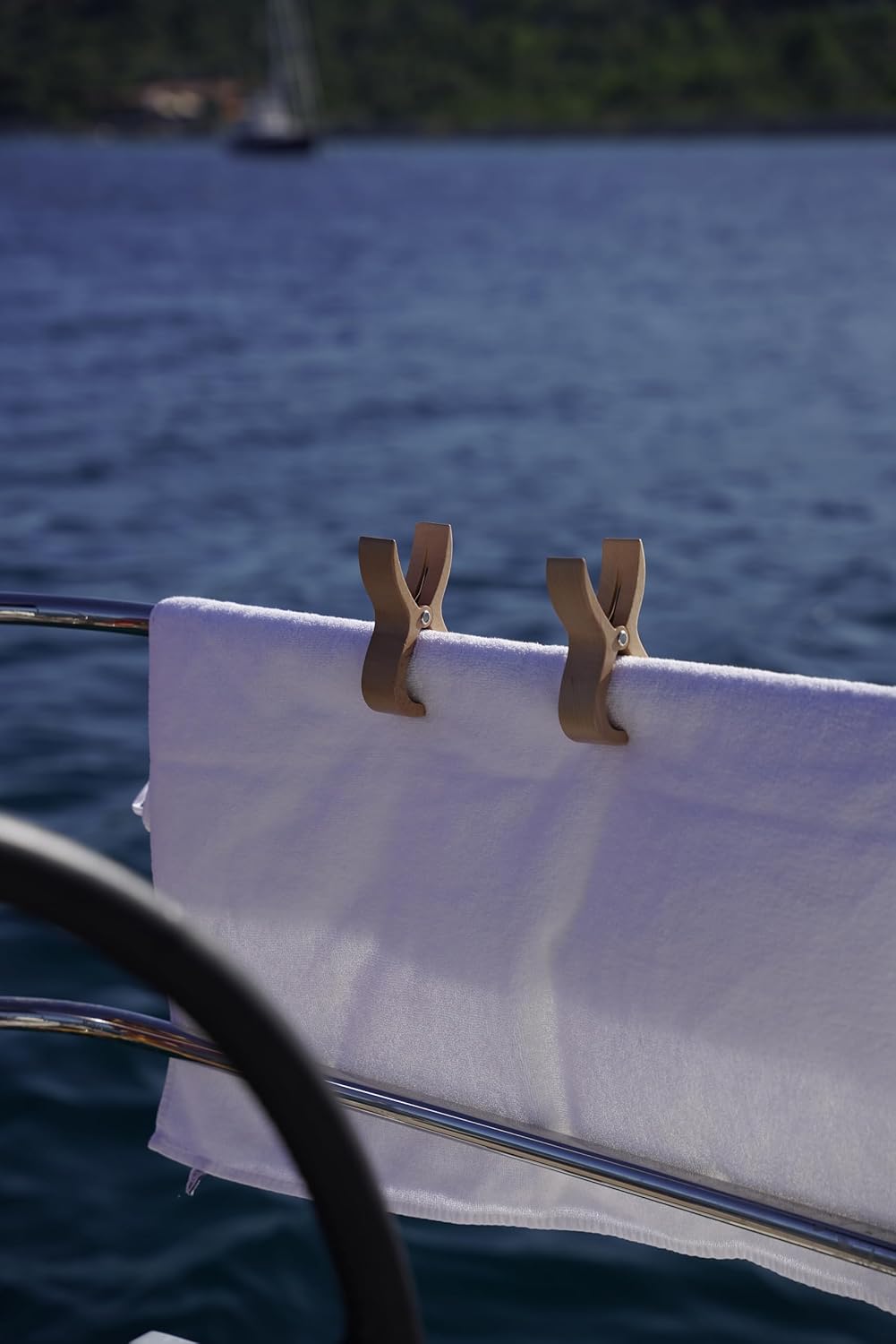 tuuli Wooden Pegs, Large Wooden Pegs, Clothes Pegs for Beach Towel Clip, Beach Lounger, Yacht, Pram, Laundry Accessories, Pack of 4 - 1