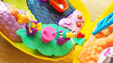 Polly Pocket Coffret Sac ?� Surprises Ananas avec Mini-Figurines Polly et Lila, Accessoires et 