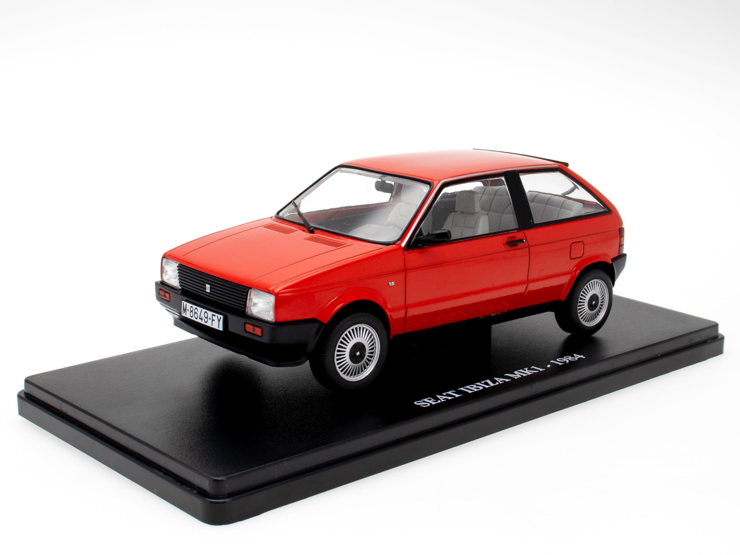 OPO 10 - Seat Ibiza MK1 1984-1/24 Coche Miniatura de colección VC025