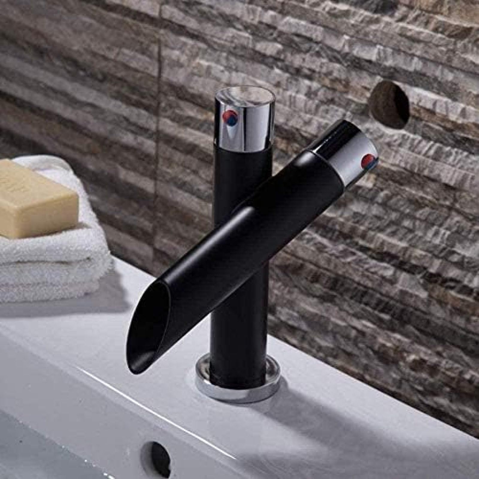 Robinet d'eau chaude et froide avec mitigeur précis pour évier domestique