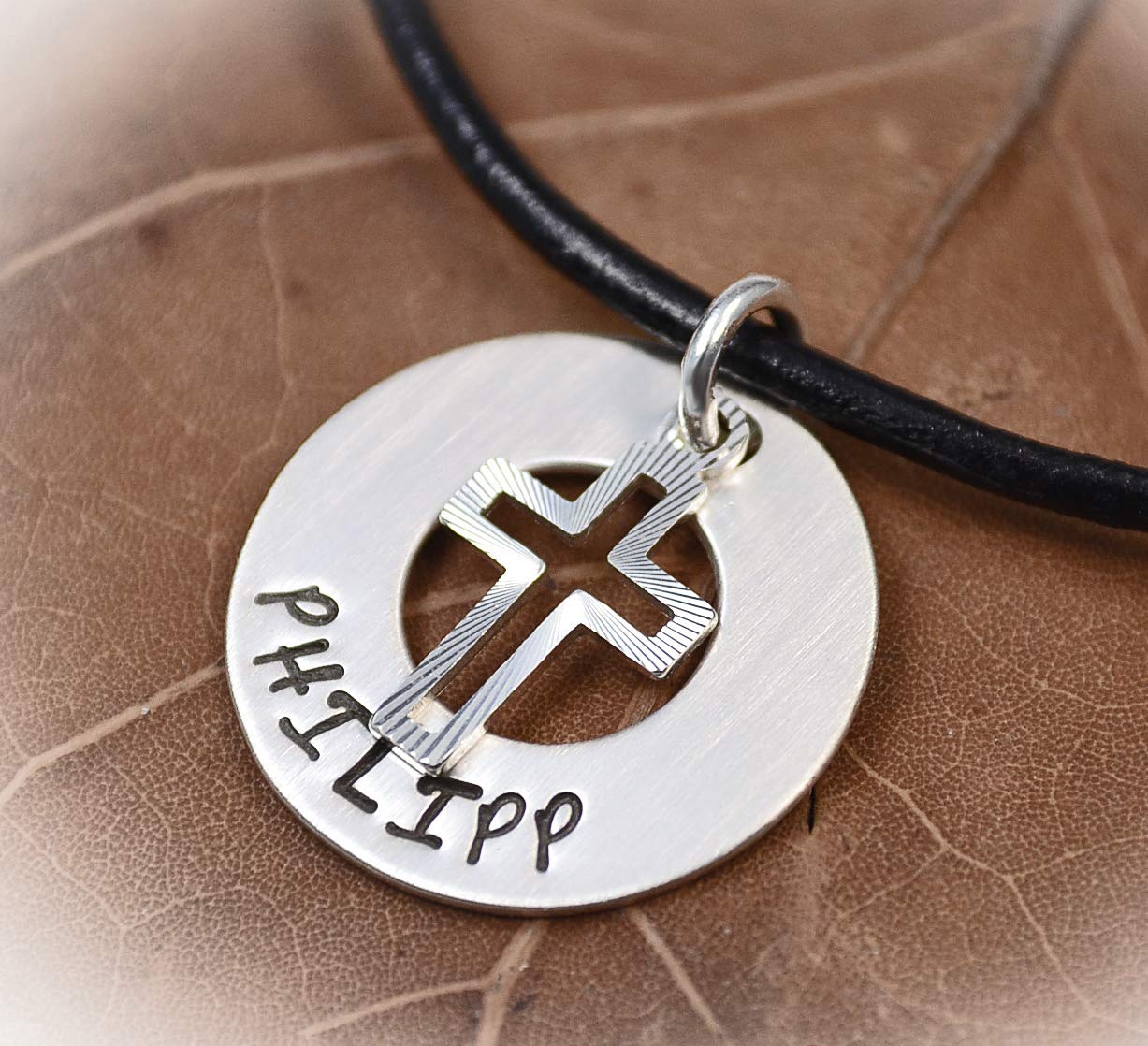 Personalisierte Taufkette 925 Silber mit Kreuz & Wunschname – Handgefertigte Lederkette für Jungen & Mädchen – Individuelles Geschenk zur Kommunion, Konfirmation & Geburt