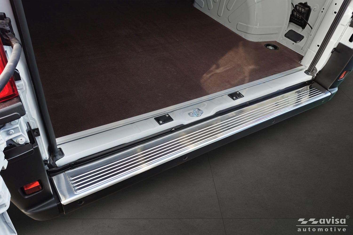 Avisa Protector de Parachoques Trasero de Acero Inoxidable Compatible con Fiat Ducato III Facelift 2023- / Opel Movano III Facelift 2023- / Toyota Proace MAX 2024- 'Ribs' (2 Partes)