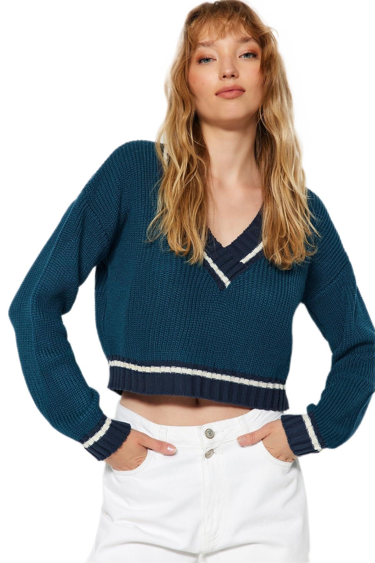 Trendyol FeMan Regular fit Basic V Neck Knitwear Sweater,Oil,S