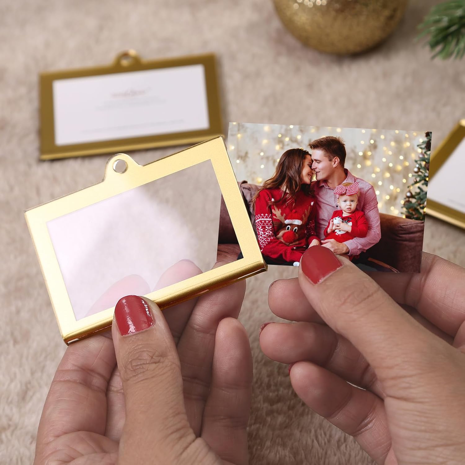 UNIQOOO 8 Set Christmas Acrylic Rectangle Photo Ornaments for Display Picture, 3"x 2" Acrylic Hanging Photo Frame, Double-Sided Picture Frames for Home, Party, Tree Decorations(Gold) image 5