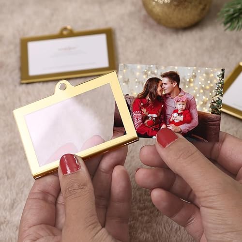 Miniatura 5 de UNIQOOO Juego de 8 adornos de fotos rectangulares de acrílico de Navidad para mostrar imagen, marco de fotos acrílico colgante de 3 x 2 pulgadas,