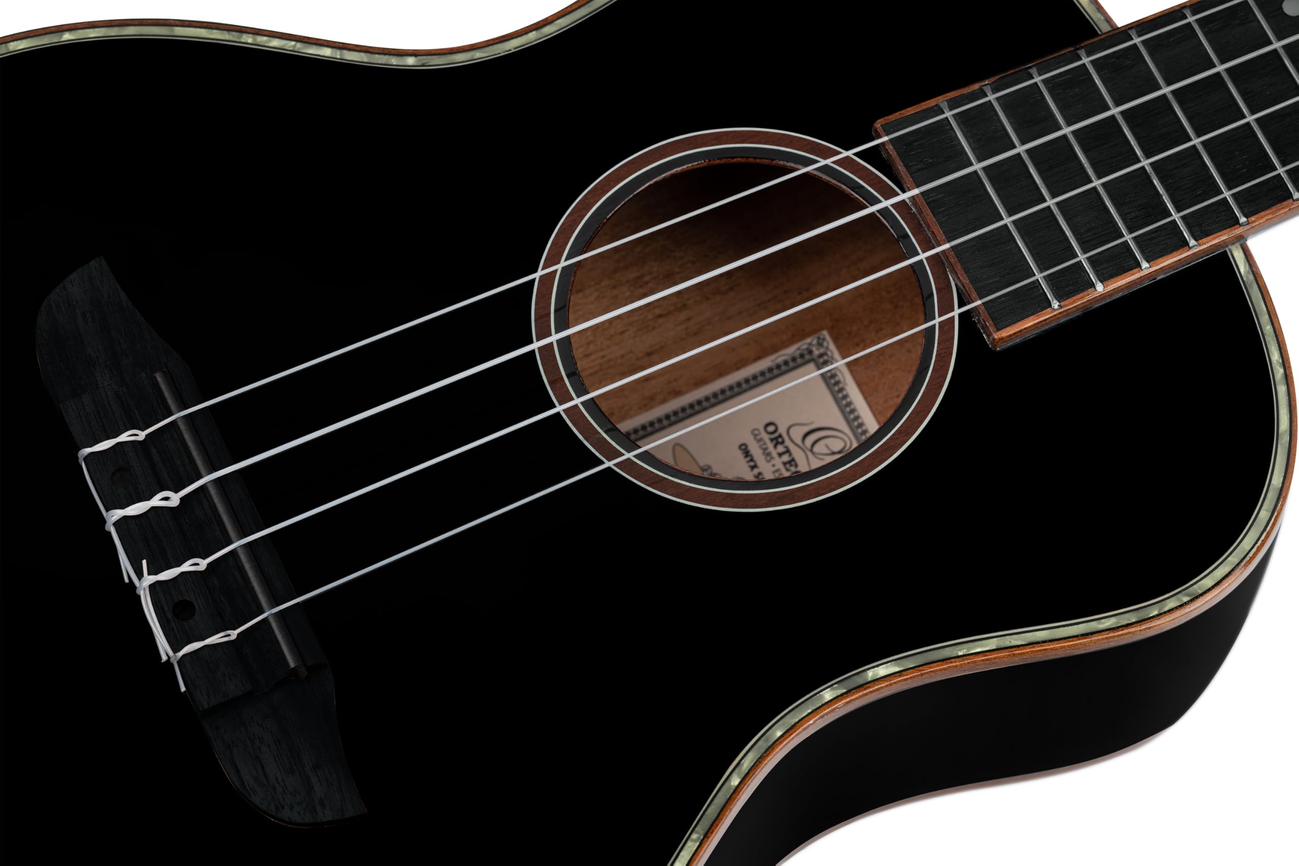 Ortega Guitars Ukelele Tenor negro - Serie Onyx - incluye Gig Bag Deluxe - abeto/caoba (RUOX-TE)