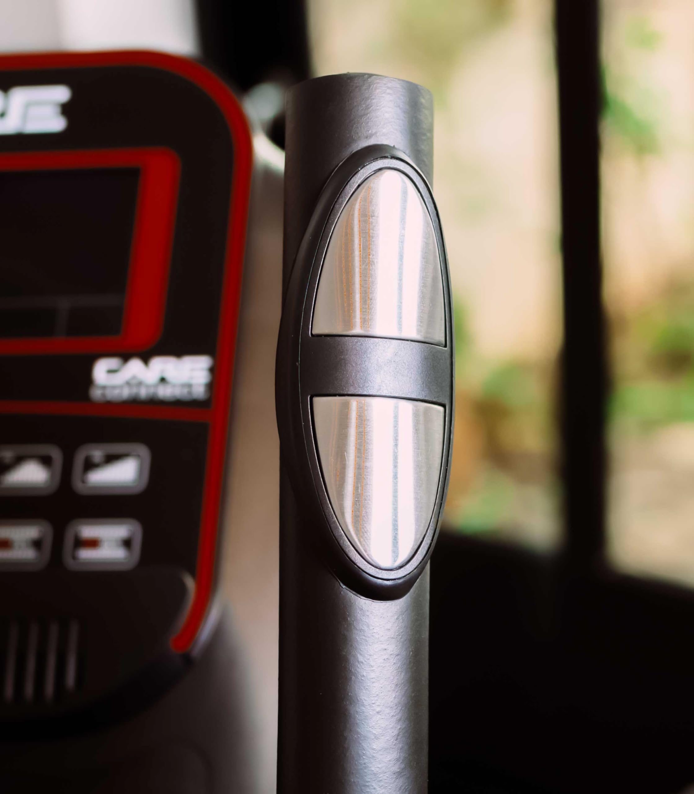 Care Fitness - Vélo Elliptique - ELLIXUM FD - 23 Programmes - Masse d'intertie 16Kg - Système de Pliage Ingénieux - Semelles Antidérapantes - Système de Résistance Magnétique Fluide et Silencieux