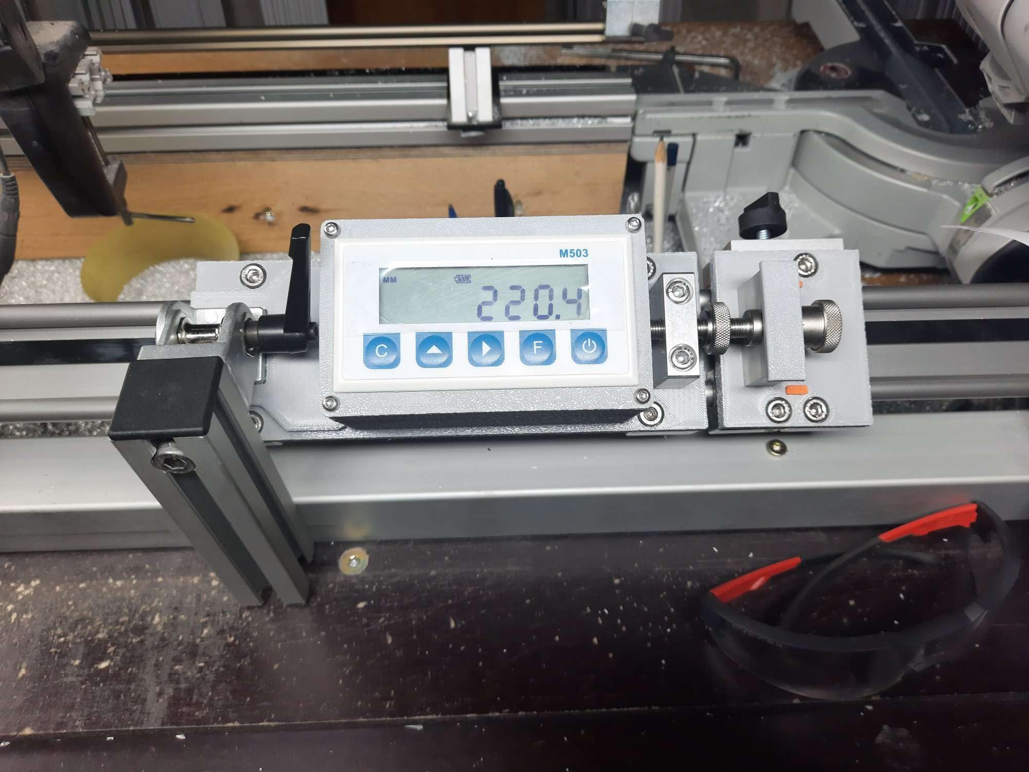 Positionierungssystem Längenmesssystem für jede Kappsäge und Bohrmaschine Kompletsystem (POS1-2M)