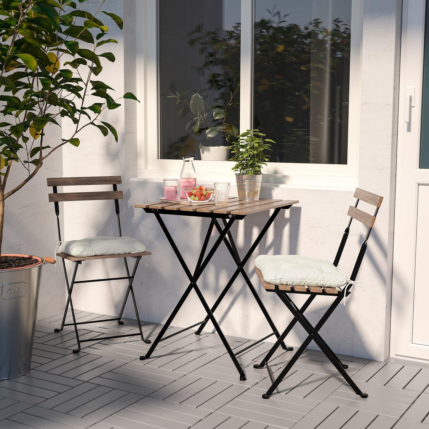 Outdoor Folding Chair, Solid Acacia Wood and Steel Patio Chair with Foldable Design, Compact Wooden Garden or Balcony Seating, 15.38 x 15.75 x 31.13 Inches (Foldable Black/Light Brown Stained)