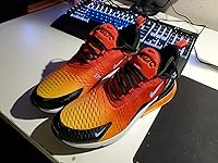 Review Image by Kevin van Kevin van