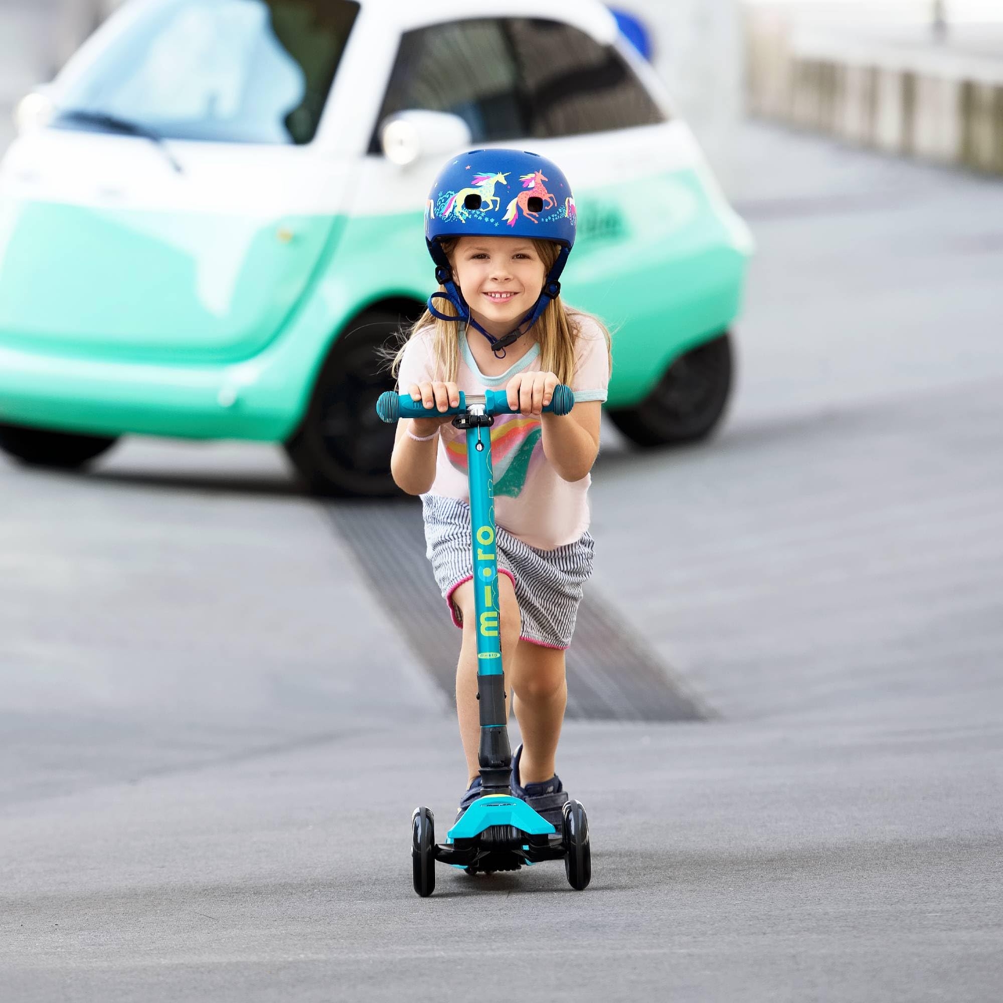 Micro Casco Infantil Patinete Bicicleta Ultraligero 250g Cierre Magnético Luz Trasera 3 Posiciones