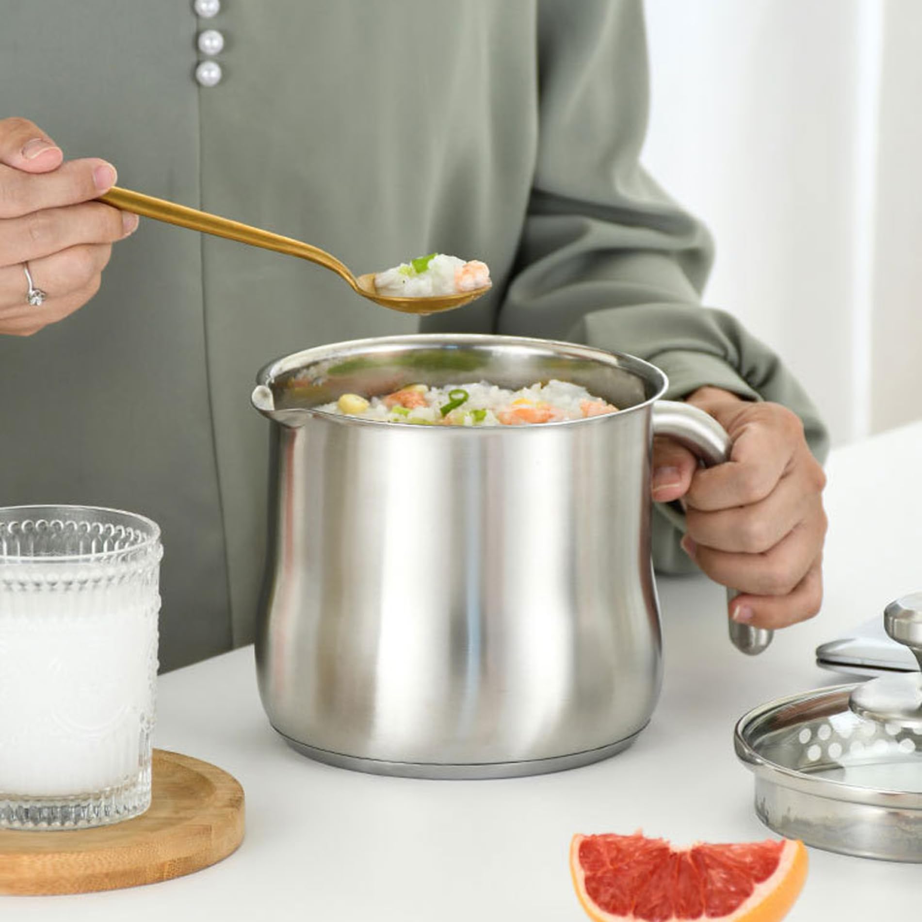 Edelstahl-Kochtopf, 2 l, Milchtopf zum Kochen von Milch, Soße, Soßen, Nudeln, Nudeln, mit Ausgießer, Glasdeckelgriff