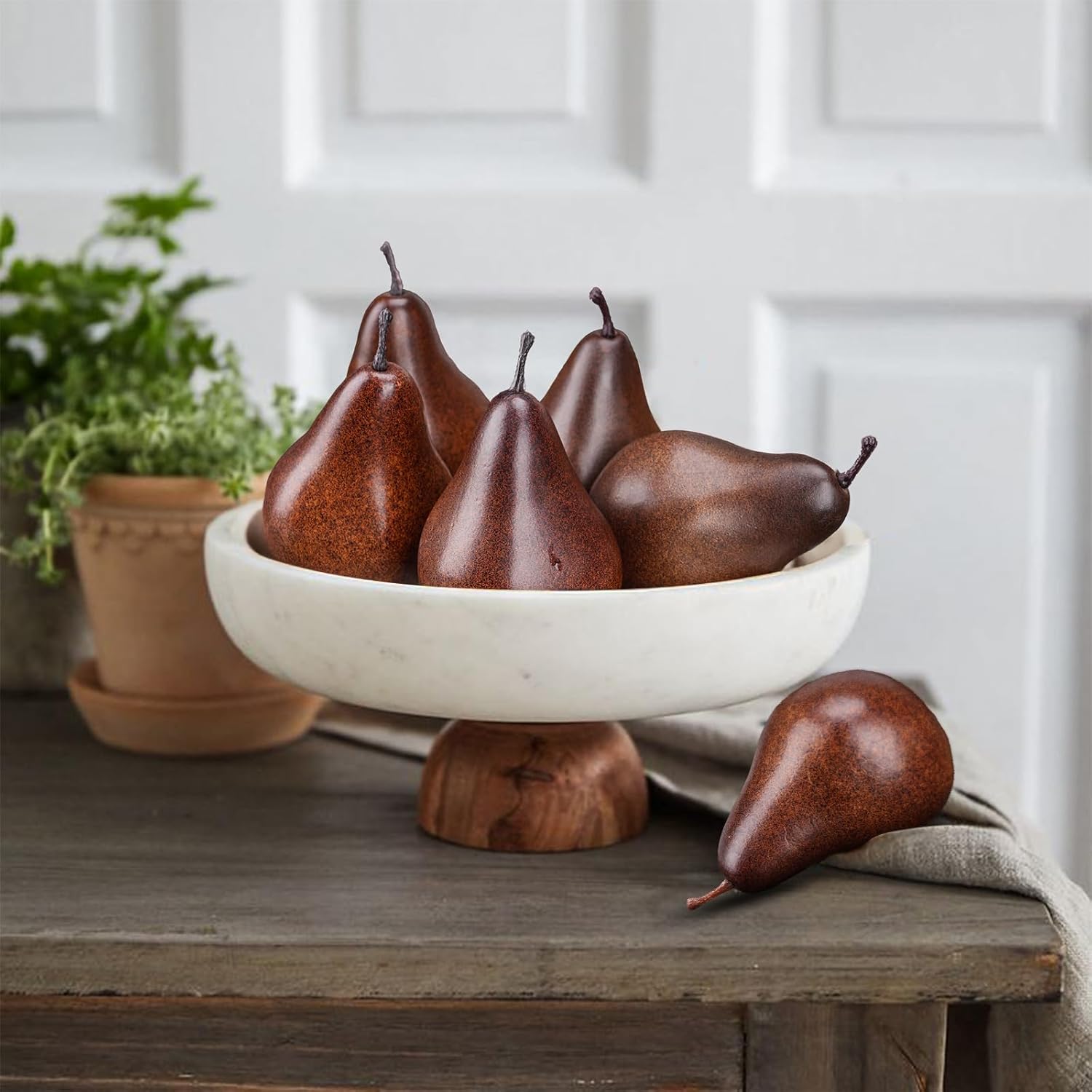 6PCS Fake Brown Pear Artificial Lifelike Fake Fruits Decorative for Kitchen Party Home Ornament House Table Faux Fruit Centerpieces Sketch Photography Prop