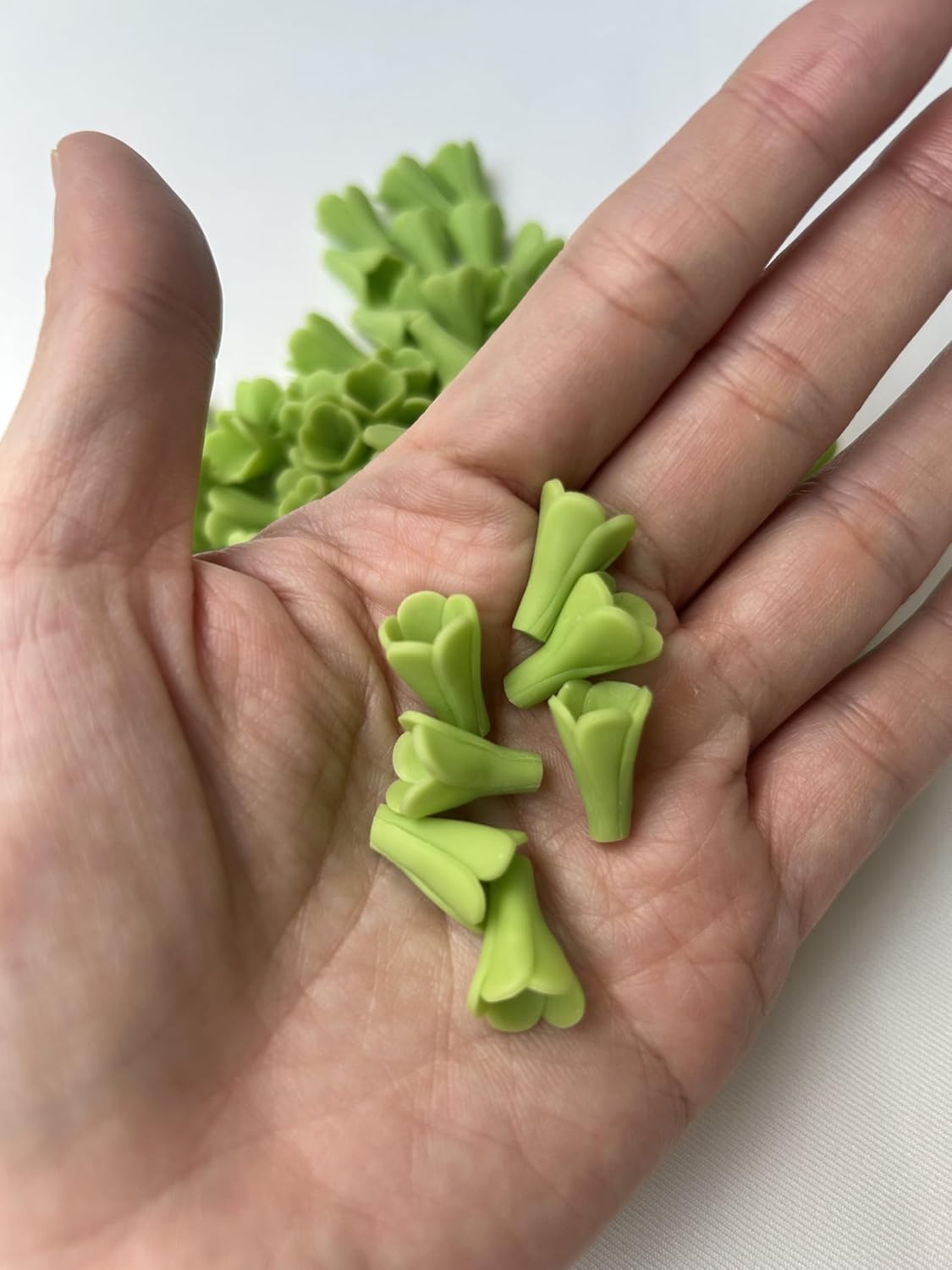 100 PCS Mini Green Pakalana Clay Beads (1.5 cm) for Jewelry Making DIY Craft Supplies