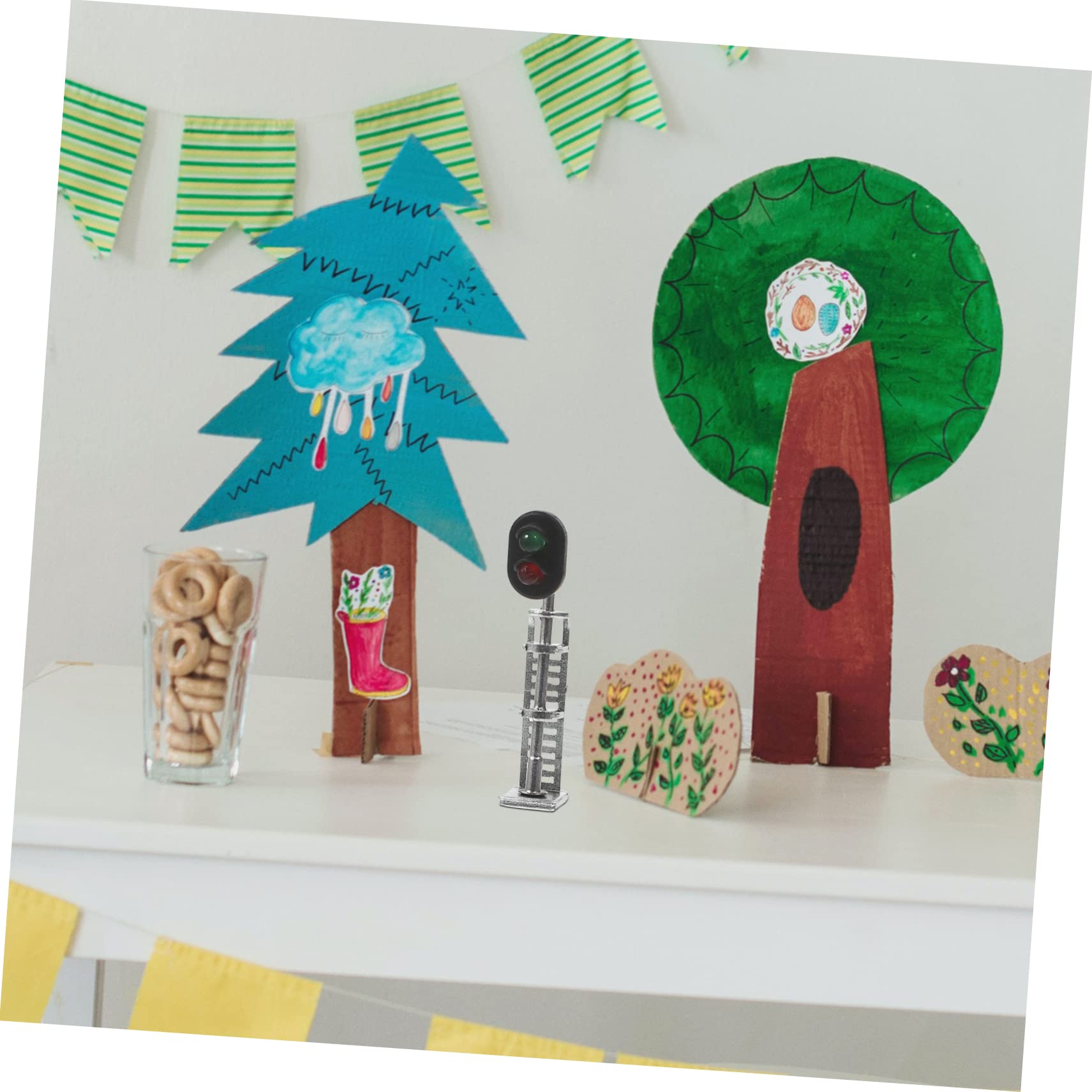 YARNOW Miniature Traffic Light Model Realistic Sand Table Signal Decor for DIY Micro Landscapes Construction for Use for Train Layouts and Hobby Projects