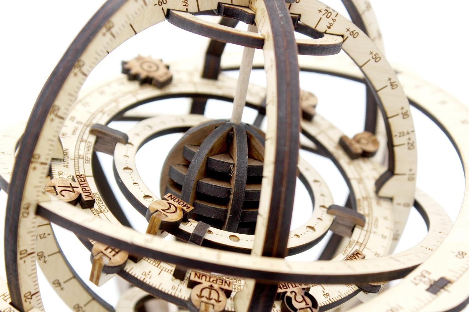 Bausatz Armillarsphäre Deluxe: Detaillierter Holz-Modellbausatz Einer funktionsfähigen Armillarsphäre in der hochwertigen Deluxe Edition.