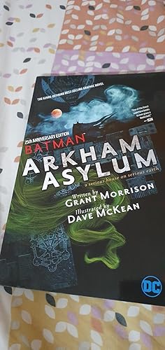 Batman Arkham Asylum 25th Anniversary TP: Amazon.co.uk: Morrison