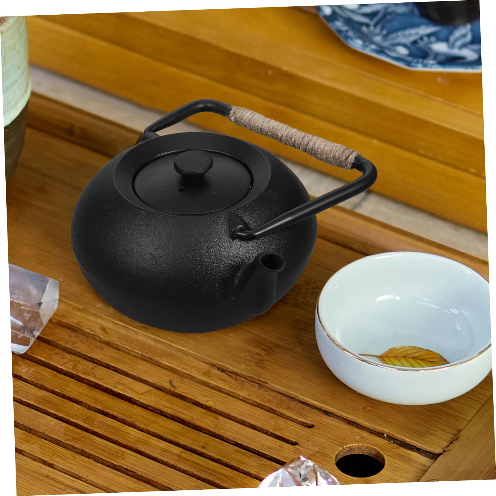 Teiera in Ferro 600ml con Manico per Infuso Tè Sfuso | Colore Nero, Filtro per Foglie Incluse, Adatta a Campeggio e Cucina, Stile Giapponese
