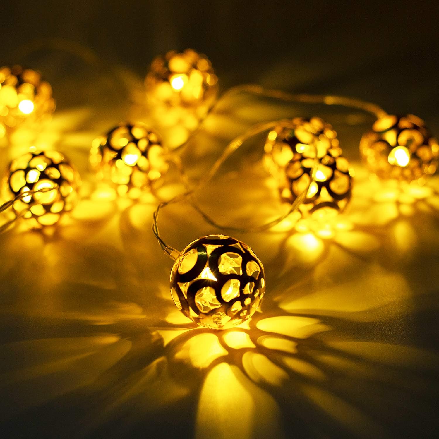 ROUENOK LED String Lights, Set of 2 Battery Operated String Lights 4.9ft 10Leds Warm White Globe Golden Metal Balls String Lights for Christmas Bedroom Wedding Party Garden Patio Indoor Decor