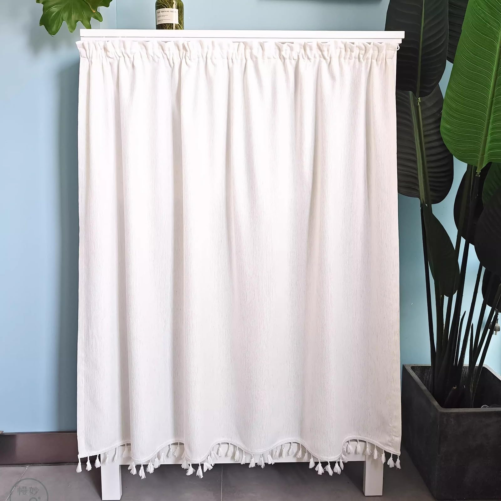 Rideau accordéon occultant pour placard et dressing dans une chambre parentale