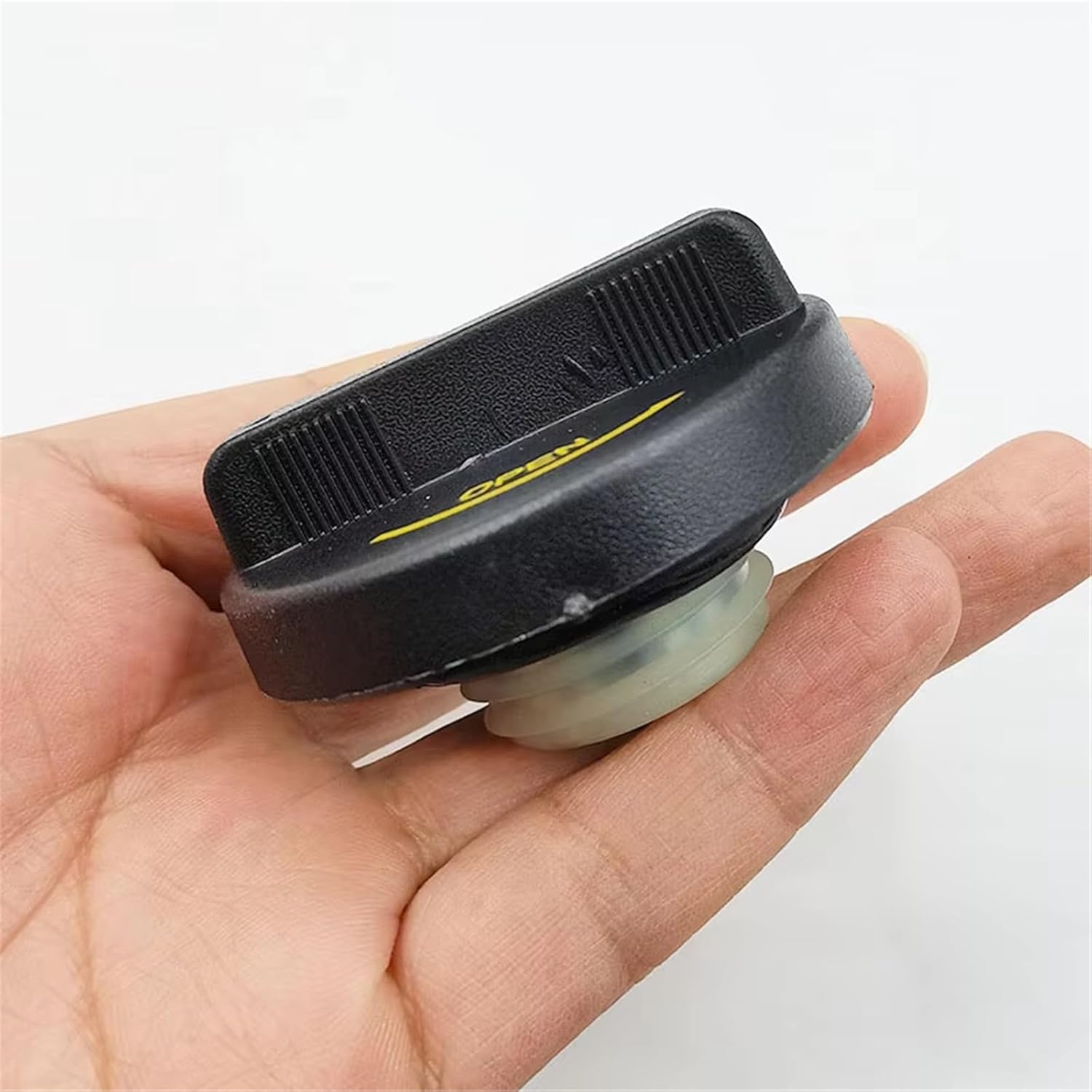 Engine Oil Cap For Hyundai For I10 I20 I30 For Ix20 Ix35 Ix55 For Tucson For Santa Fe Car Oil Filler Cap Engine Cover 26510-26600 2651026600